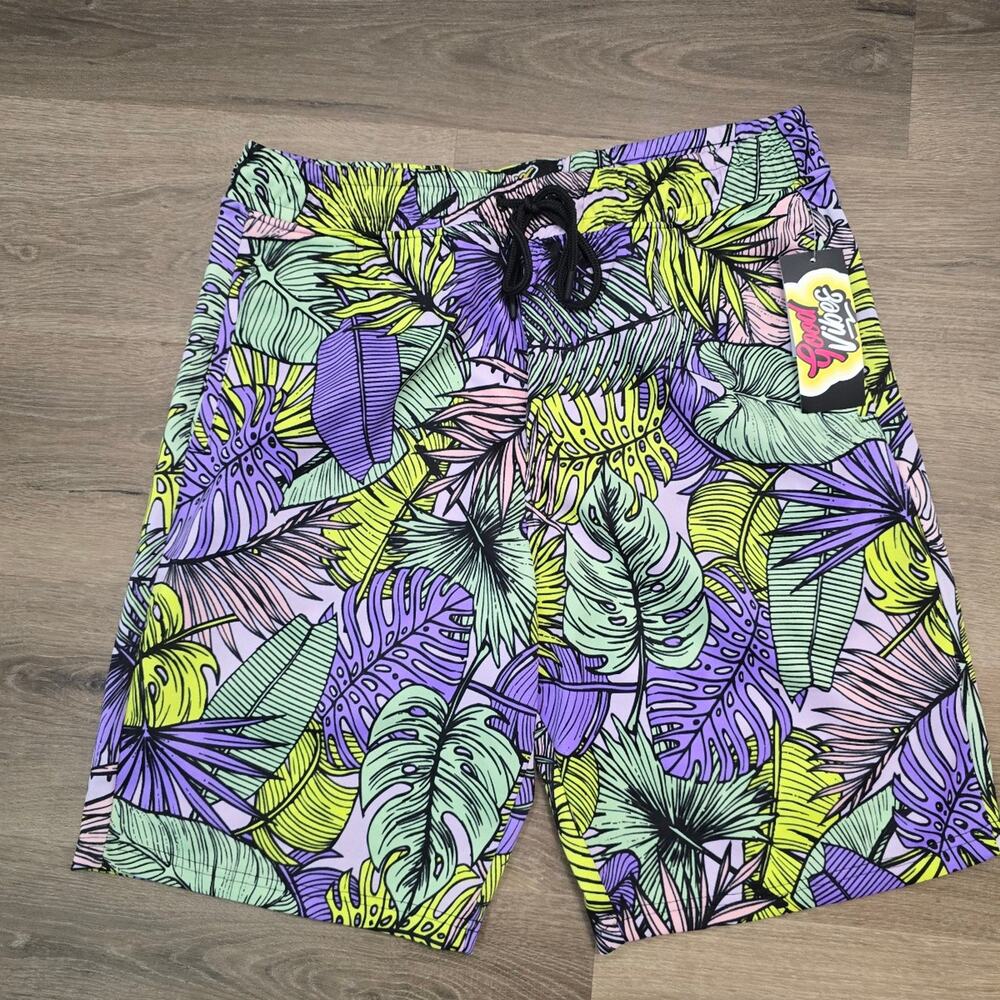 Good Vibes by Drill clothing graphic short sz Large NWT
